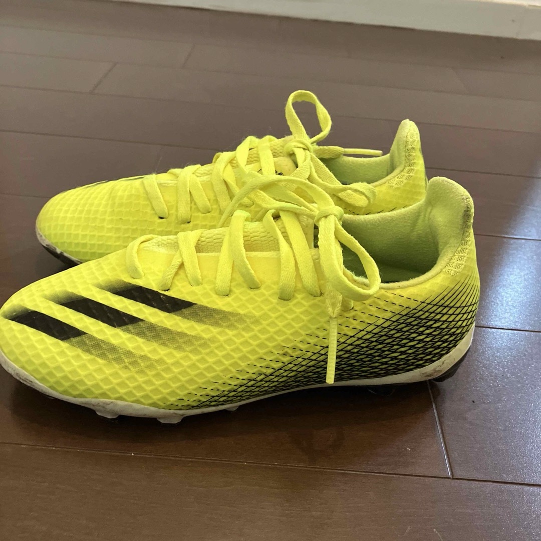 adidas(アディダス)のお値下げ⭐︎サッカースパイクadidasアディダス　20cm  蛍光色　イエロー キッズ/ベビー/マタニティのキッズ靴/シューズ(15cm~)(スニーカー)の商品写真