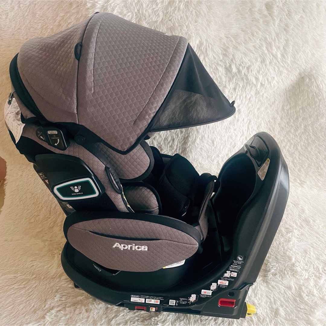 Aprica(アップリカ)のアップリカ フラディアグロウ プレミアム isofix グレーパール キッズ/ベビー/マタニティの外出/移動用品(自動車用チャイルドシート本体)の商品写真