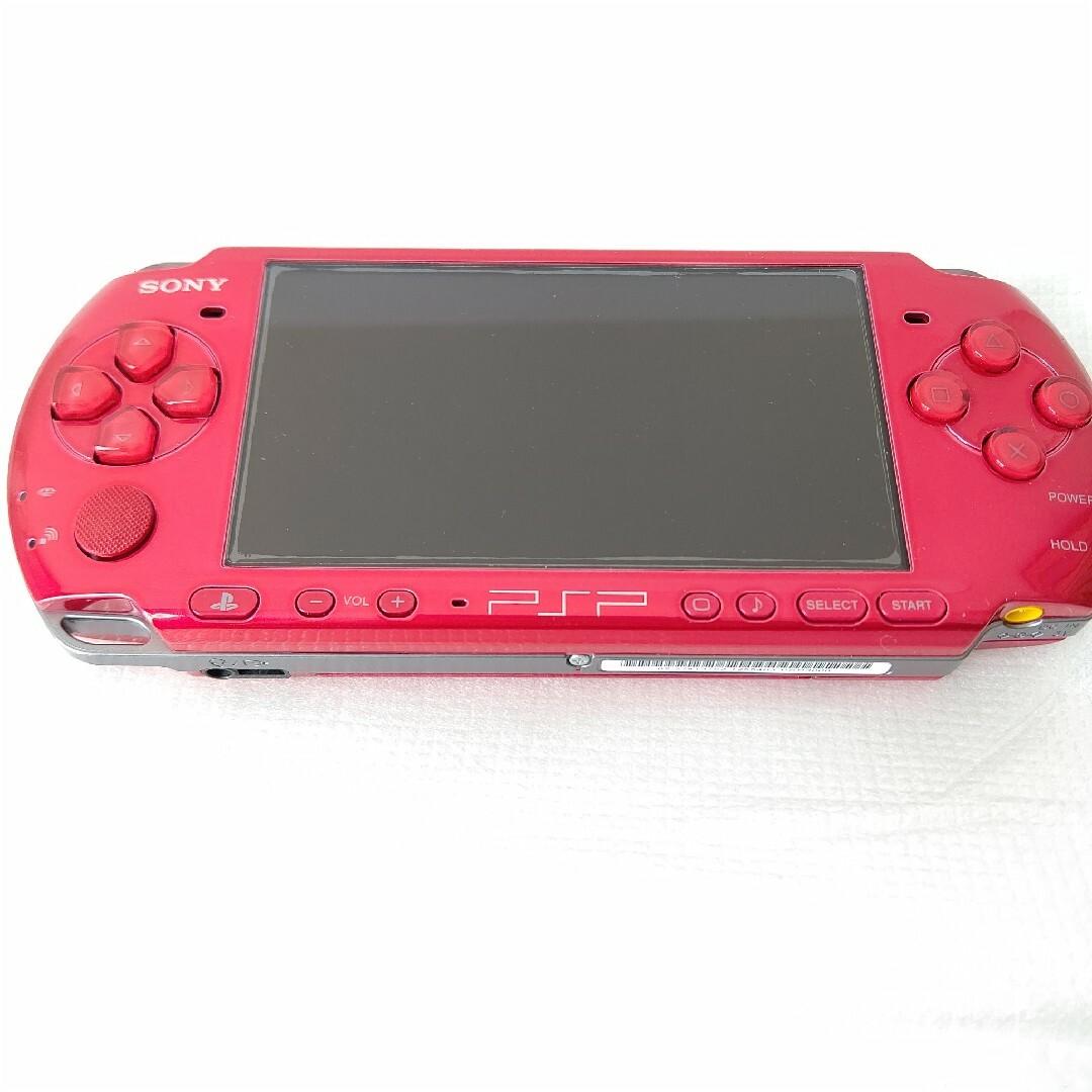 PlayStation Portable(プレイステーションポータブル)のソニー　PSP3000 ラディアントレッド　極美品　プレイステーションポータブル エンタメ/ホビーのゲームソフト/ゲーム機本体(携帯用ゲーム機本体)の商品写真