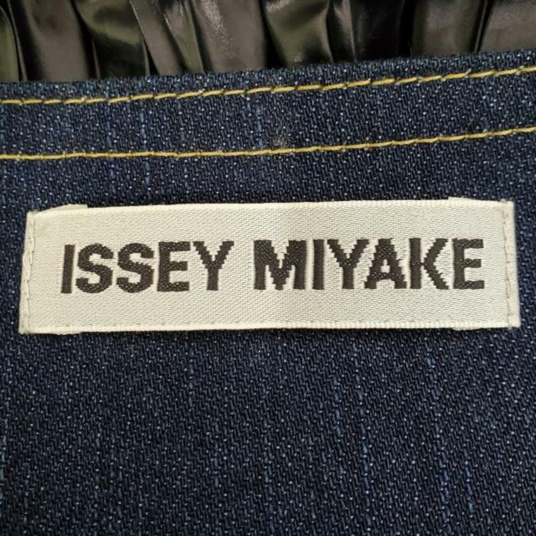 ISSEY MIYAKE(イッセイミヤケ)のISSEYMIYAKE(イッセイミヤケ) スカート サイズ1 S レディース美品  - 黒×デニム 異素材/プリーツ/デニム レディースのスカート(その他)の商品写真