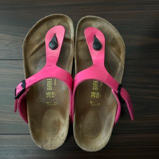 ビルケンシュトック(BIRKENSTOCK)のビルケンシュトック　ギゼ　ピンク　パテント　エナメル(サンダル)