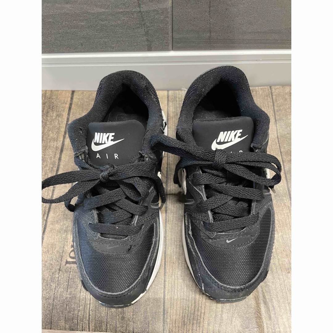 NIKE(ナイキ)のNIKE AIR   スニーカー　黒　18センチ キッズ/ベビー/マタニティのキッズ靴/シューズ(15cm~)(スニーカー)の商品写真