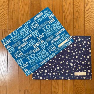 2枚組 ランチョンマット 30×40㎝　星&英字(外出用品)