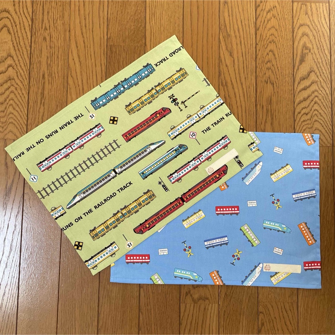 2枚組 ランチョンマット 30×40㎝　新幹線 ハンドメイドのキッズ/ベビー(外出用品)の商品写真