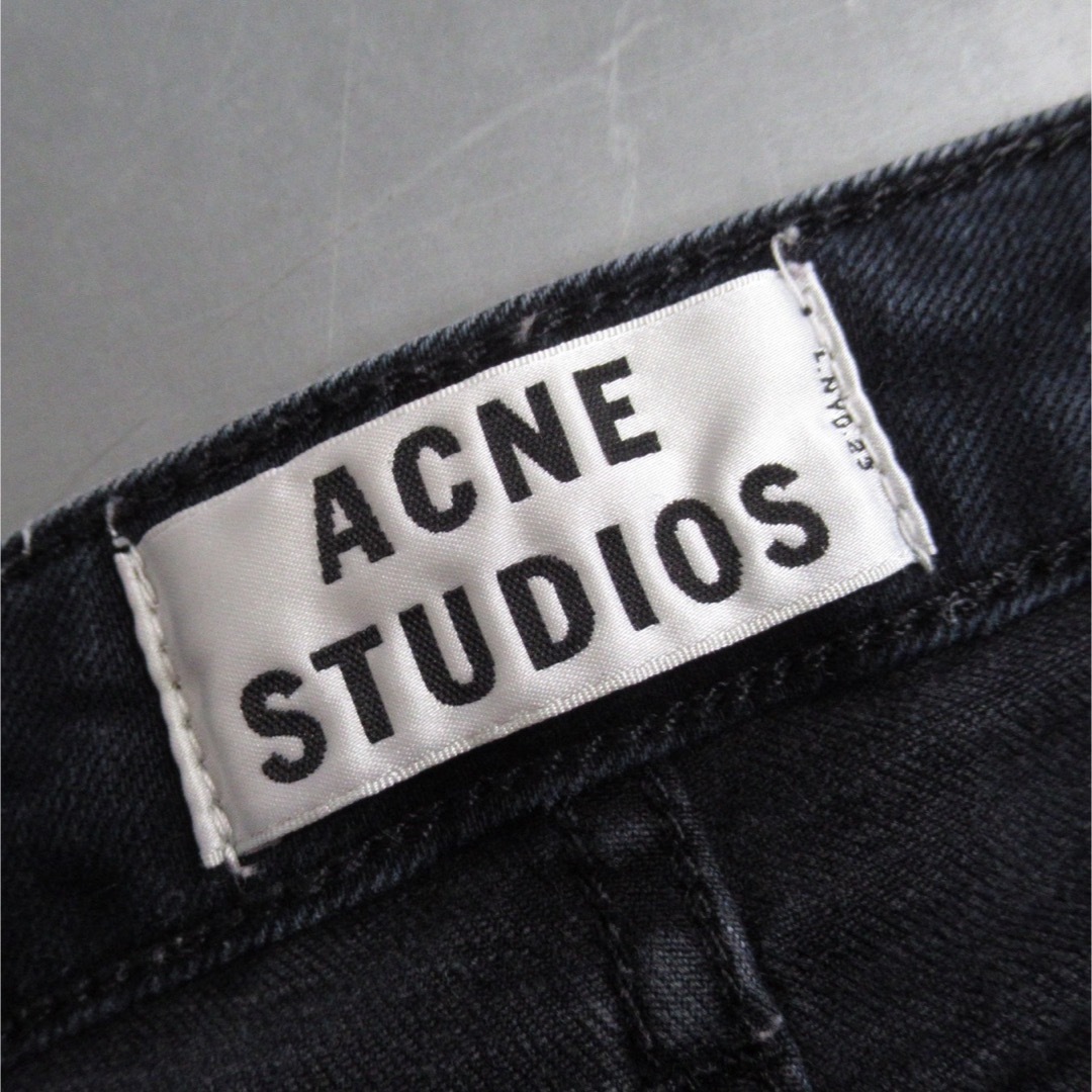 Acne Studios(アクネストゥディオズ)のAcne Studios スキニー テーパード デニム インディゴ ジーンズ 紺 レディースのパンツ(デニム/ジーンズ)の商品写真