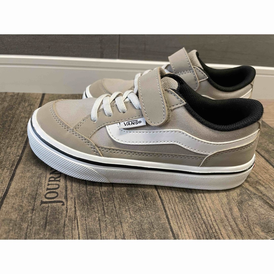 VANS(ヴァンズ)のVANS   ベージュ色　20センチ キッズ/ベビー/マタニティのキッズ靴/シューズ(15cm~)(スニーカー)の商品写真