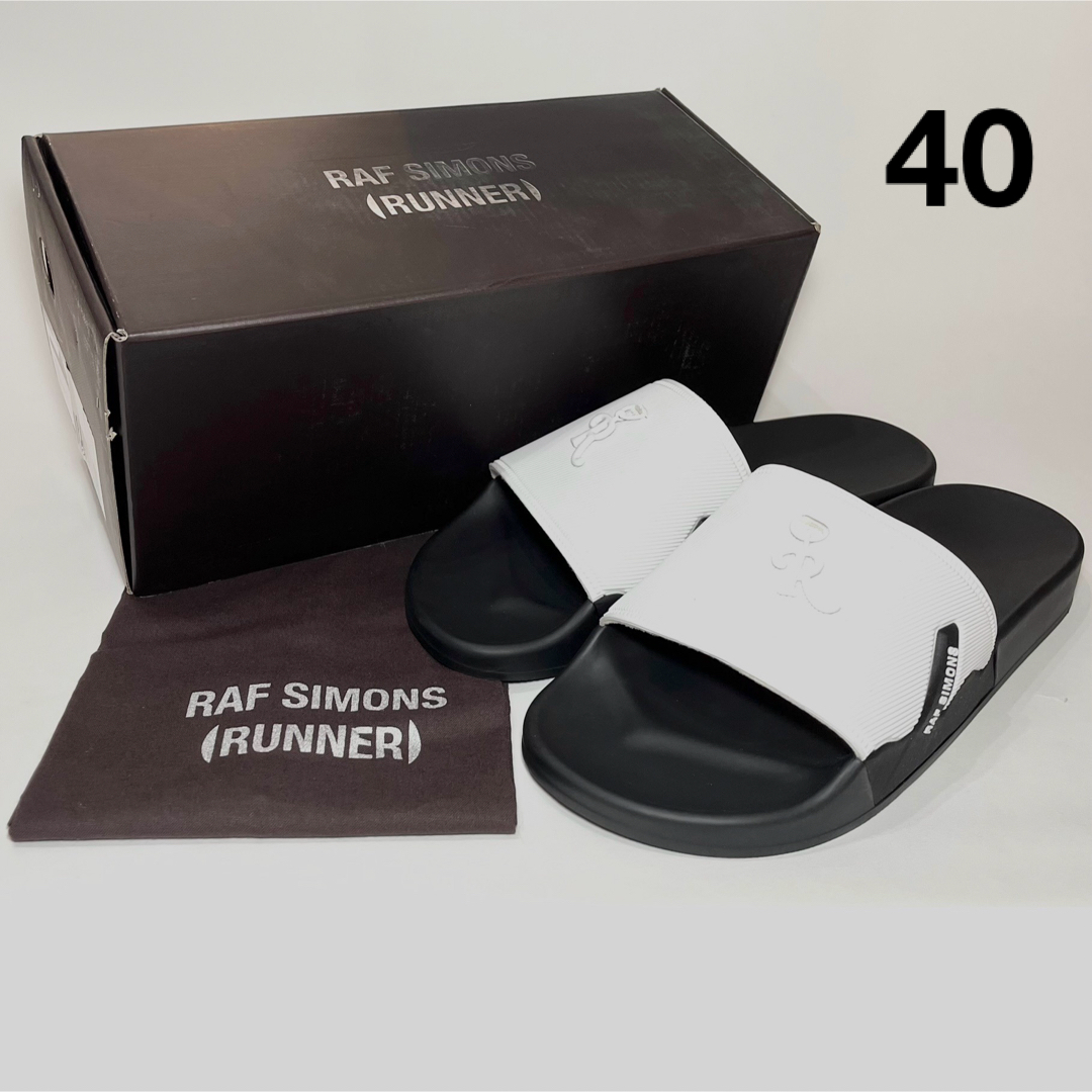 RAF SIMONS(ラフシモンズ)の新品未使用RAF SIMONS ASTRAロゴチャームサンダル WHITE 40 メンズの靴/シューズ(サンダル)の商品写真