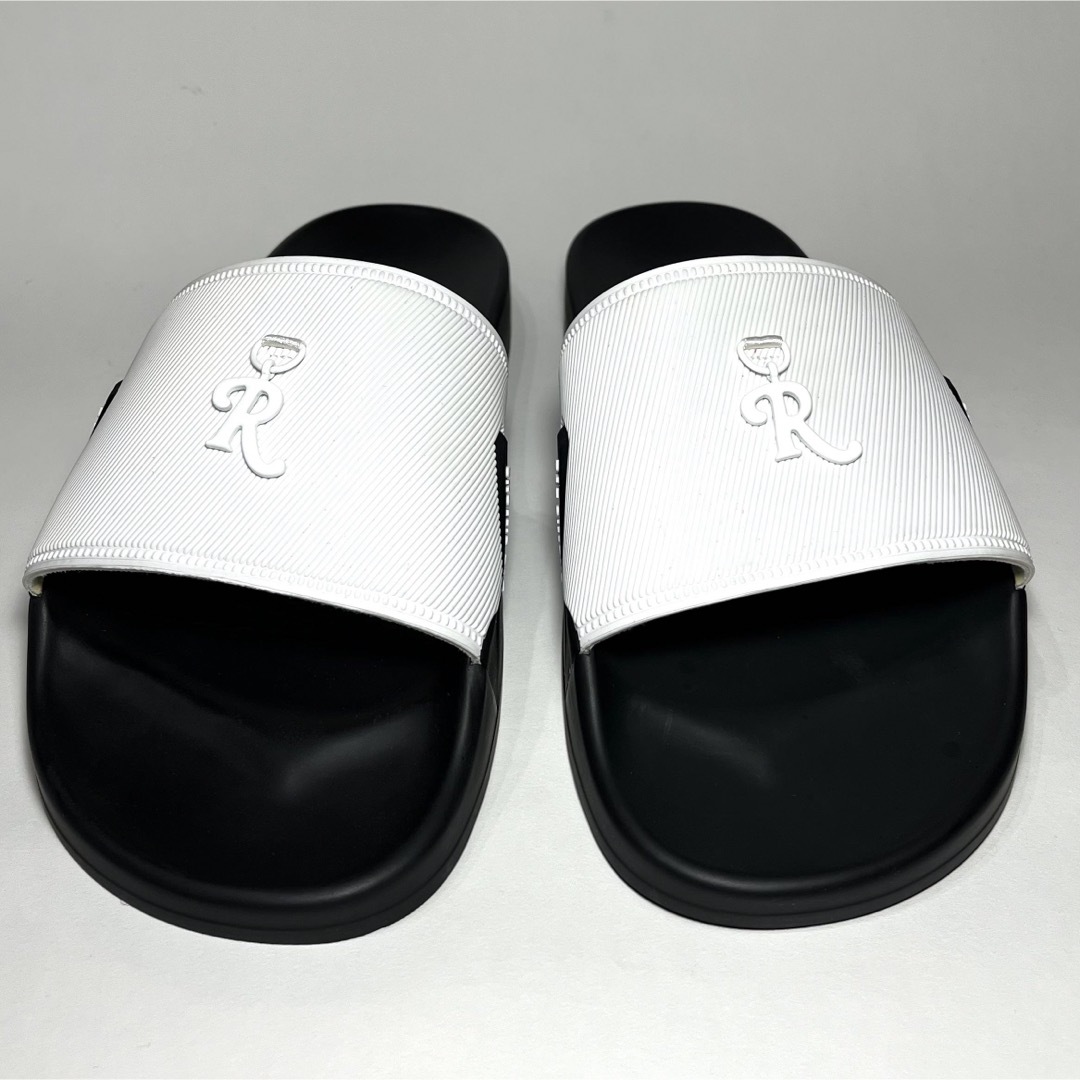 RAF SIMONS(ラフシモンズ)の新品未使用RAF SIMONS ASTRAロゴチャームサンダル WHITE 43 メンズの靴/シューズ(サンダル)の商品写真