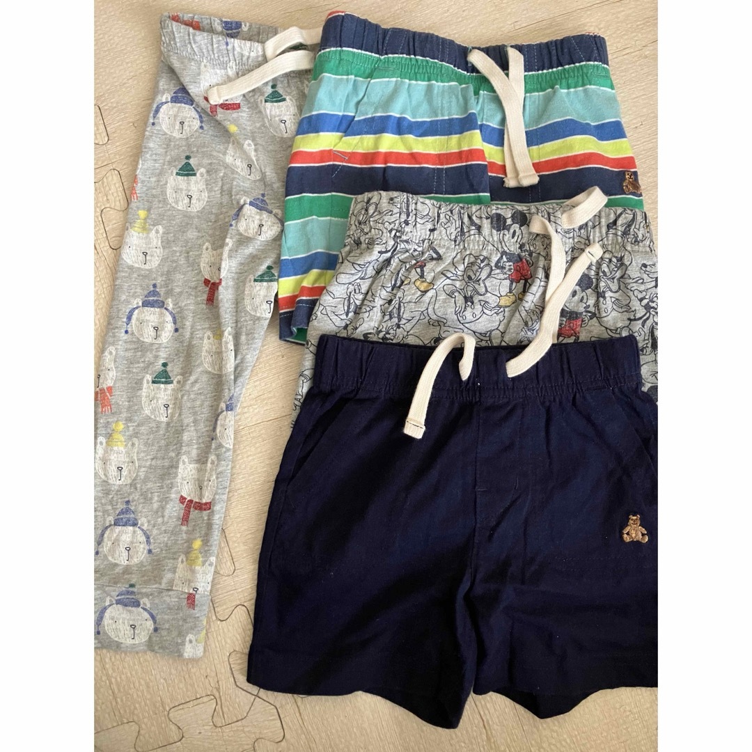 babyGAP(ベビーギャップ)のbaby GAP 90ショートパンツ18-24m キッズ/ベビー/マタニティのキッズ服男の子用(90cm~)(パンツ/スパッツ)の商品写真