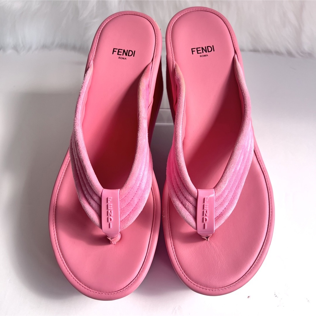 FENDI(フェンディ)のフェンディ ビーチサンダル スエード 39 ピンク プラットフォーム 厚底 レディースの靴/シューズ(サンダル)の商品写真