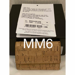 エムエムシックス(MM6)のメゾンマルジェラ MM6  コルク　ミニウォレット　Margiela ミニ財布　(財布)