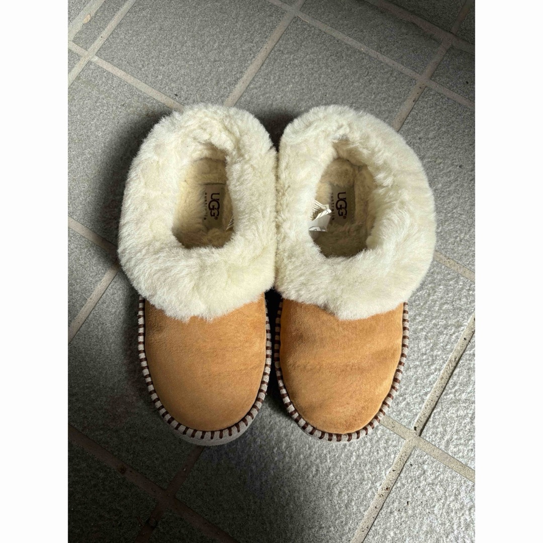 UGG(アグ)のugg US7 24cm レディースの靴/シューズ(スリッポン/モカシン)の商品写真