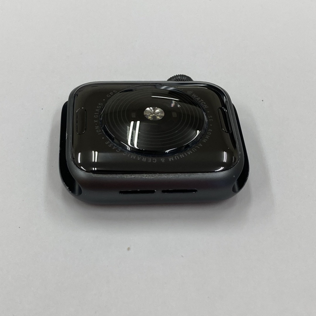 Apple Watch(アップルウォッチ)のapple watch se 黒/40mm アップルウォッチ スマホ/家電/カメラのスマートフォン/携帯電話(その他)の商品写真