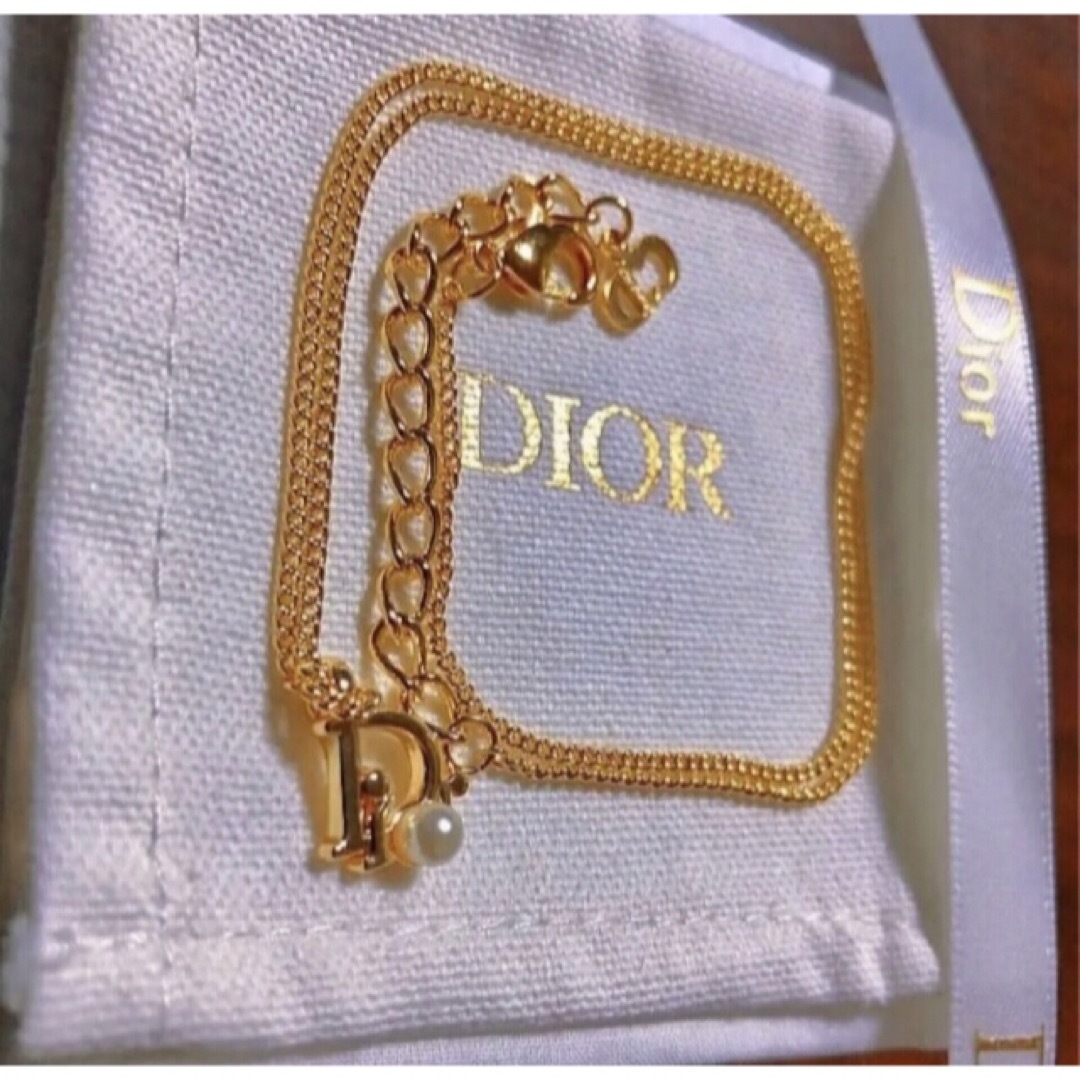 Christian Dior(クリスチャンディオール)のDior パール ネックレス ゴールド ロゴ 可愛い 華奢 人気  レディースのアクセサリー(ネックレス)の商品写真