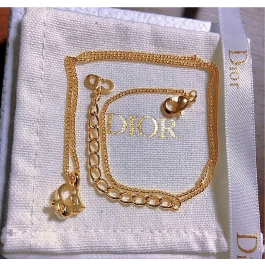 Christian Dior(クリスチャンディオール)のDior パール ネックレス ゴールド ロゴ 可愛い 華奢 人気  レディースのアクセサリー(ネックレス)の商品写真