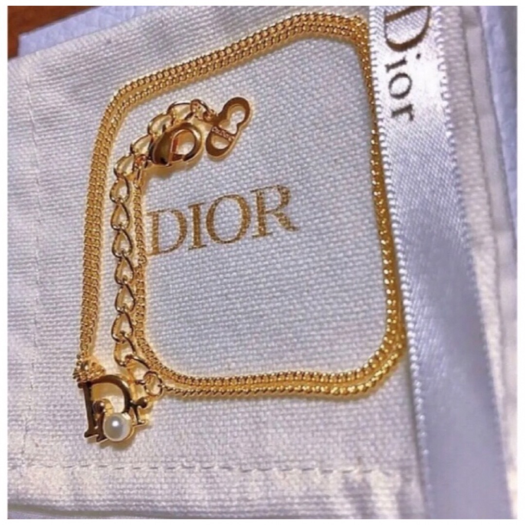 Christian Dior(クリスチャンディオール)のDior パール ネックレス ゴールド ロゴ 可愛い 華奢 人気  レディースのアクセサリー(ネックレス)の商品写真