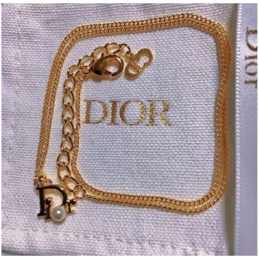 Christian Dior(クリスチャンディオール)のDior パール ネックレス ゴールド ロゴ 可愛い 華奢 人気  レディースのアクセサリー(ネックレス)の商品写真