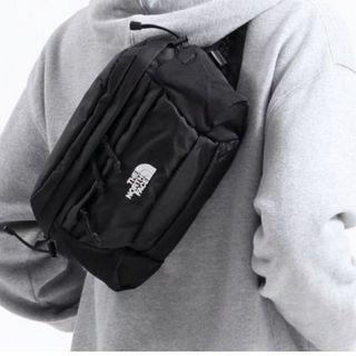 ザノースフェイス(THE NORTH FACE)のノースフェイス　ブラック　ボディバッグ(ボディーバッグ)