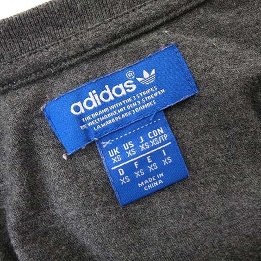 adidas(アディダス)のアディダス Tシャツ ロゴ 刺繍 Vネック コットン 半袖 XS グレー 白 メンズのトップス(Tシャツ/カットソー(半袖/袖なし))の商品写真