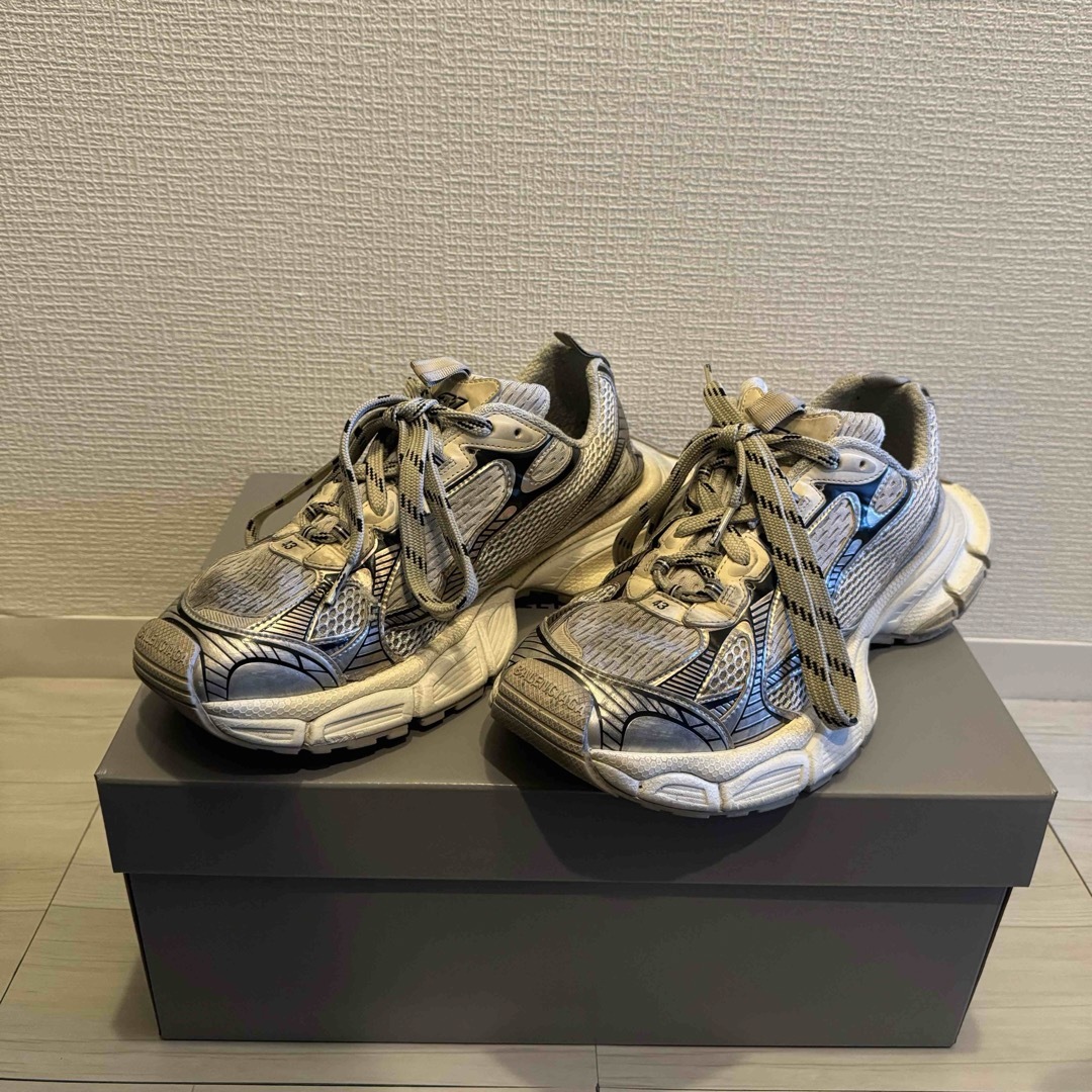 Balenciaga(バレンシアガ)の【値下げ対応不可】BALENCIAGA 3XL beige 43 メンズの靴/シューズ(スニーカー)の商品写真