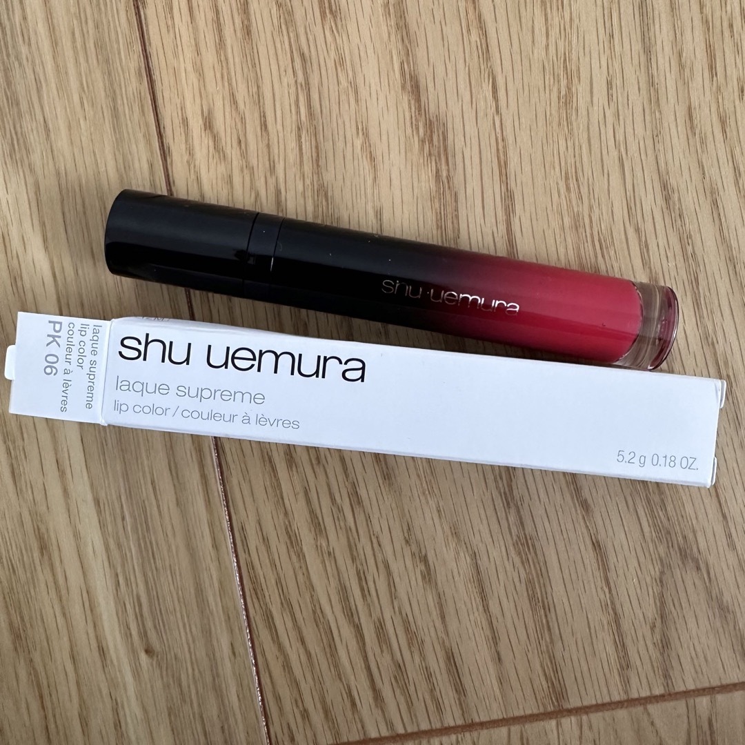 shu uemura(シュウウエムラ)のシュウウエムラ ラックシュプリア#PK06レッドピンク 口紅 5.4ml コスメ/美容のベースメイク/化粧品(口紅)の商品写真