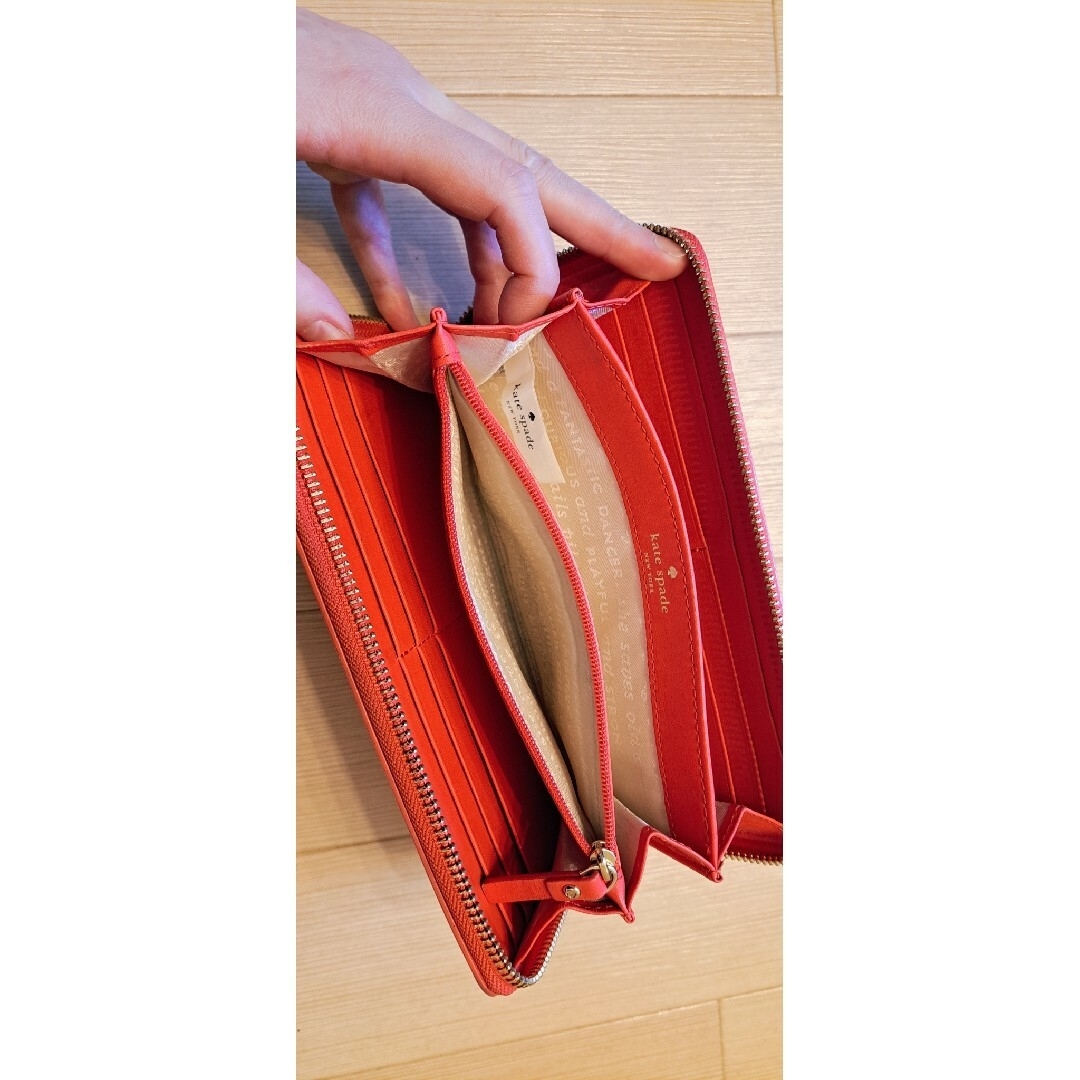 kate spade new york(ケイトスペードニューヨーク)のケイト・スペード　長財布　レッド レディースのファッション小物(財布)の商品写真