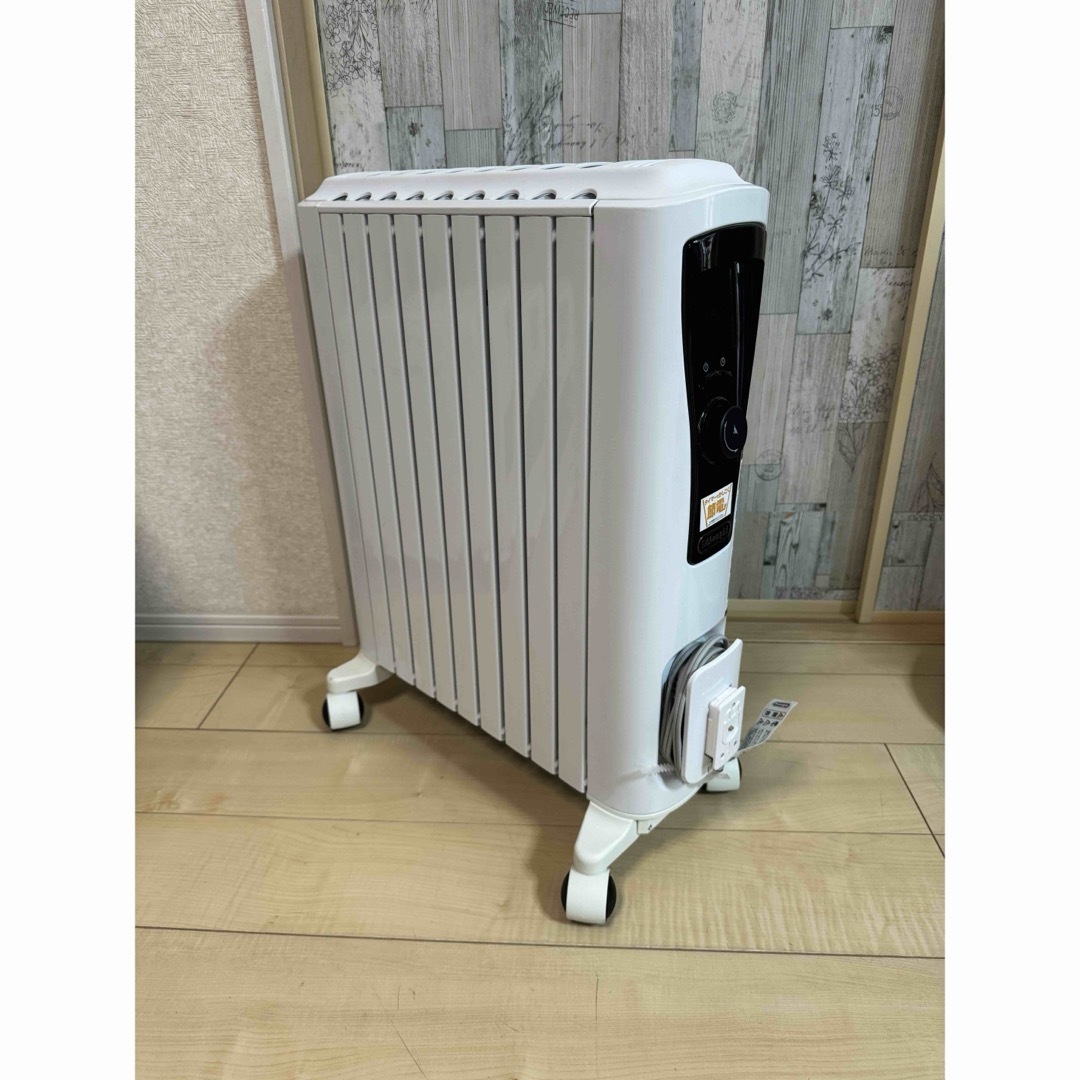 デロンギ　オイルヒーター　RHJ65L0915 スマホ/家電/カメラの冷暖房/空調(オイルヒーター)の商品写真