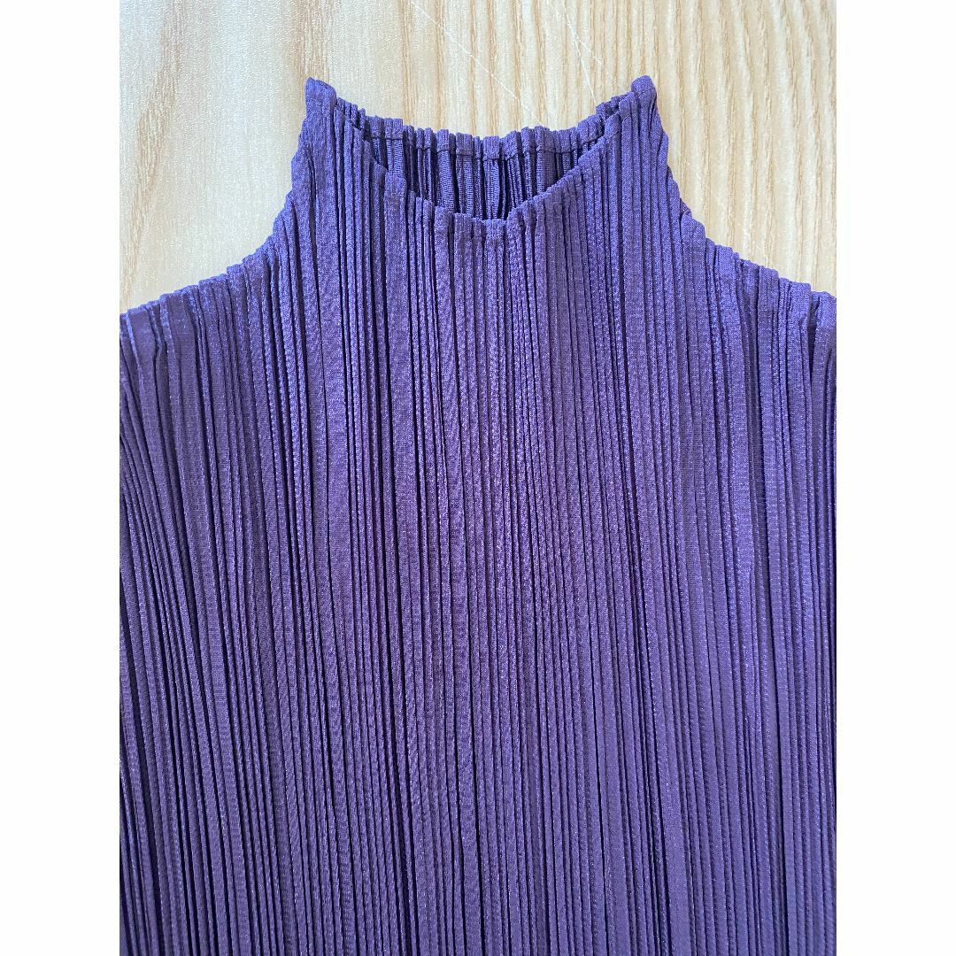 PLEATS PLEASE ISSEY MIYAKE(プリーツプリーズイッセイミヤケ)のPLEATS PLEASE ISSEY MIYAKE長袖ショート丈シャツ レディースのトップス(Tシャツ(長袖/七分))の商品写真