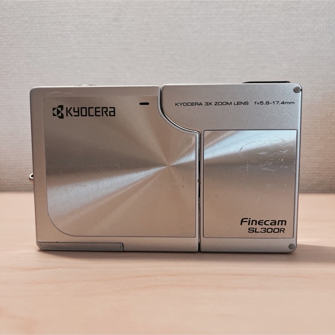 京セラ(キョウセラ)のKYOCERA Finecam SL300R コンパクトデジタルカメラ スマホ/家電/カメラのカメラ(コンパクトデジタルカメラ)の商品写真