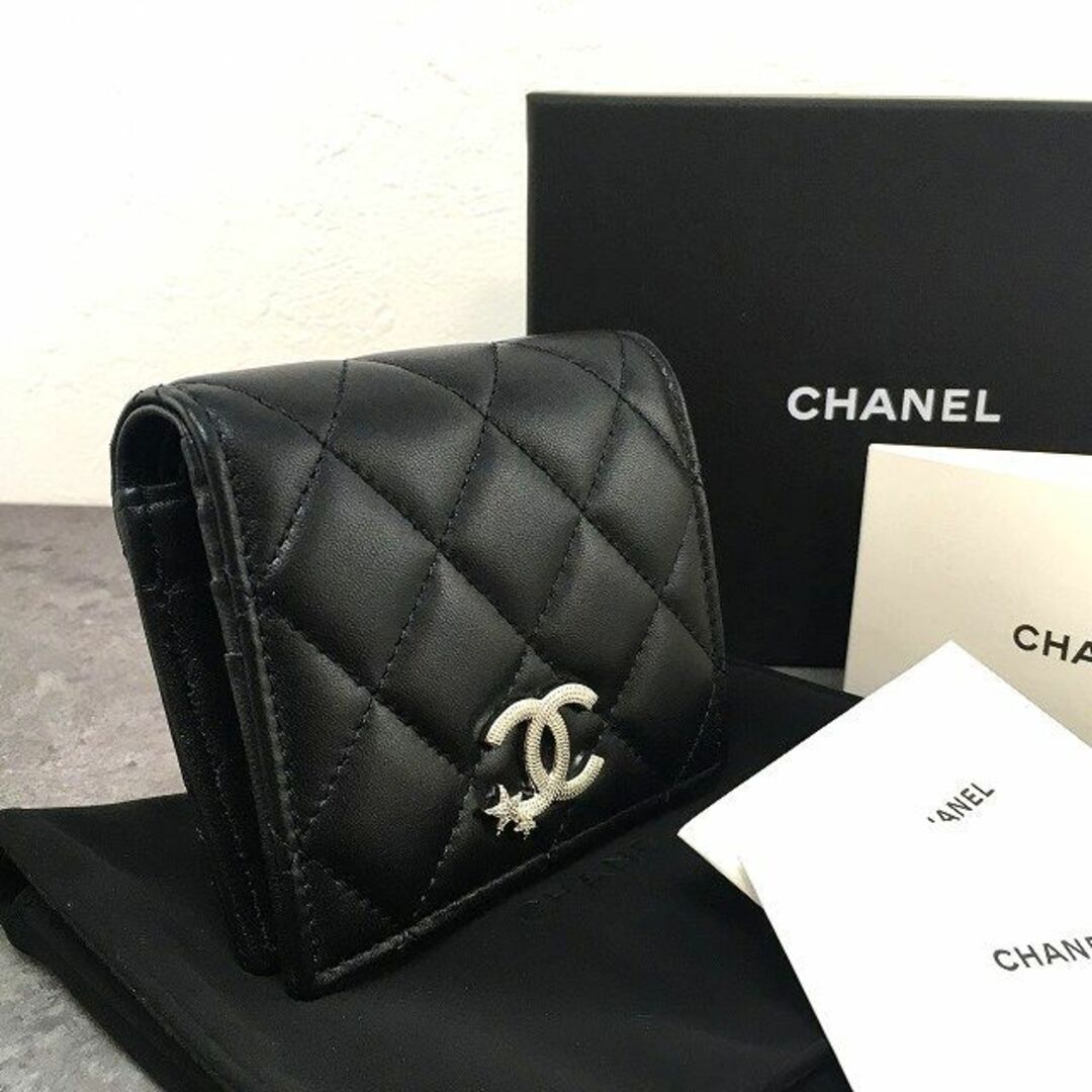 CHANEL(シャネル)の未使用品 CHANEL コンパクト財布 スターココ 505 レディースのファッション小物(財布)の商品写真