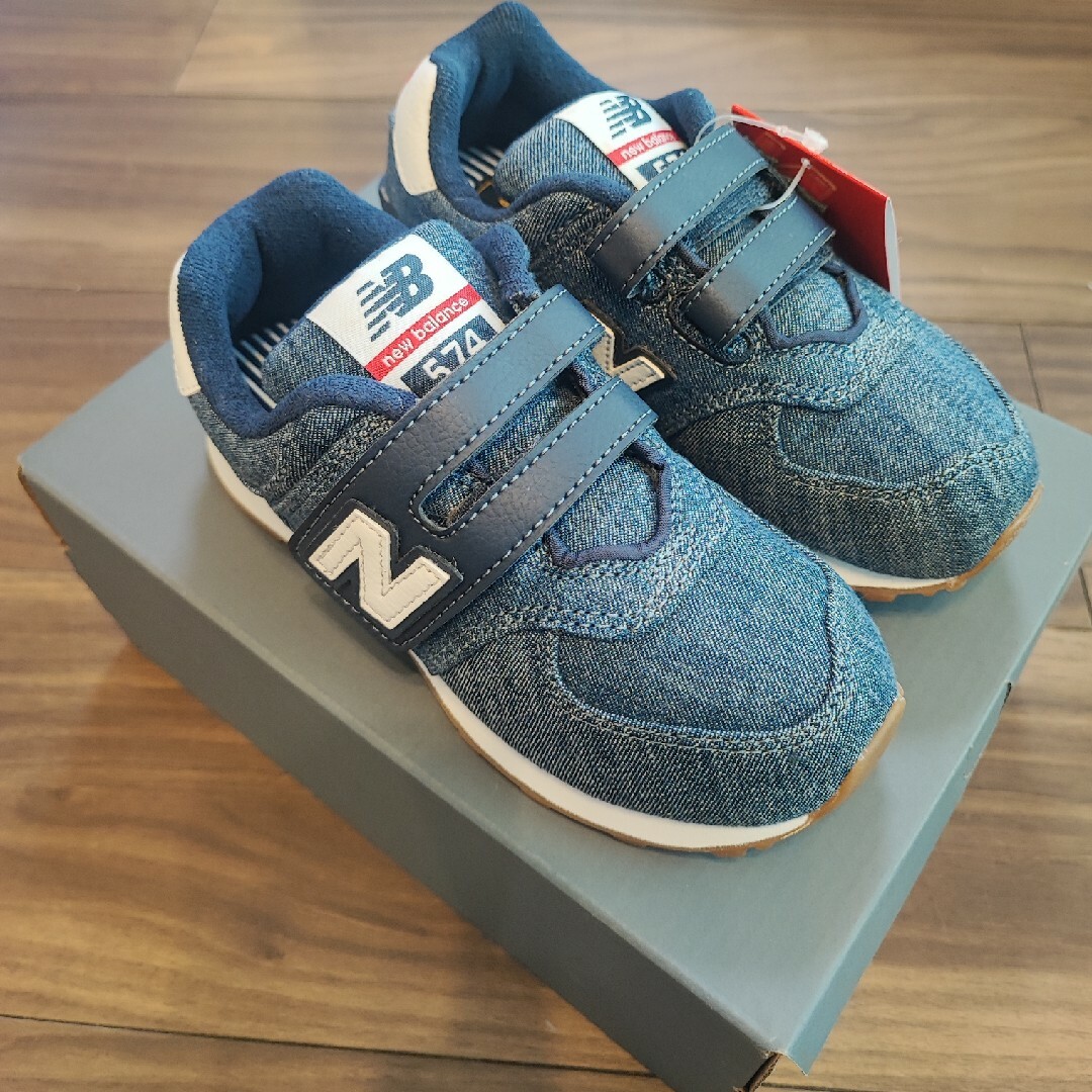 New Balance(ニューバランス)のNew Balance　キッズスニーカー　17.5cm　新品未使用 キッズ/ベビー/マタニティのキッズ靴/シューズ(15cm~)(スニーカー)の商品写真