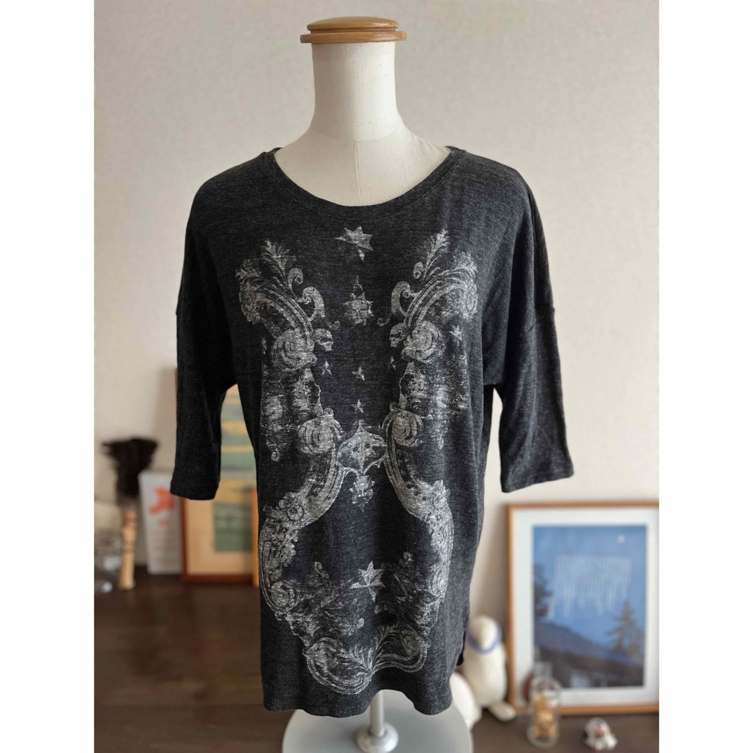 ZARA(ザラ)のZARA ザラ　Tシャツ　ドロップショルダー　ダークグレー　プリント　七分袖 レディースのトップス(Tシャツ(長袖/七分))の商品写真