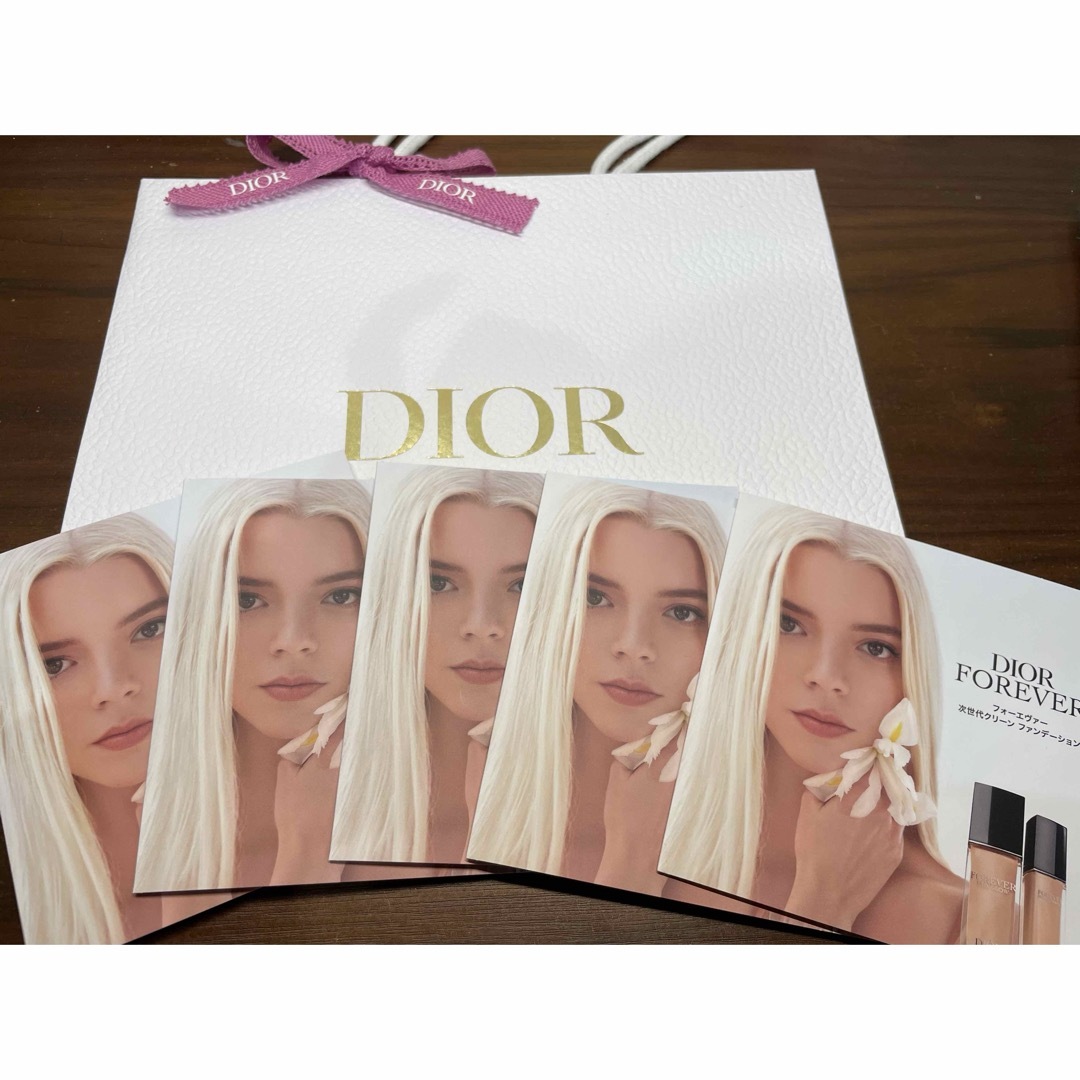 Dior(ディオール)のDIOR FOREVER ファンデーションサンプル　4つセット コスメ/美容のベースメイク/化粧品(ファンデーション)の商品写真