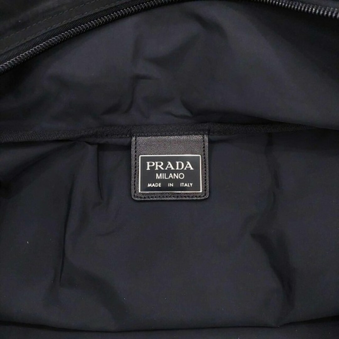 PRADA(プラダ)のプラダ ボストンバッグ ハンドバッグ 旅行鞄 三角ロゴプレート 大容量 ブラック メンズのバッグ(ボストンバッグ)の商品写真