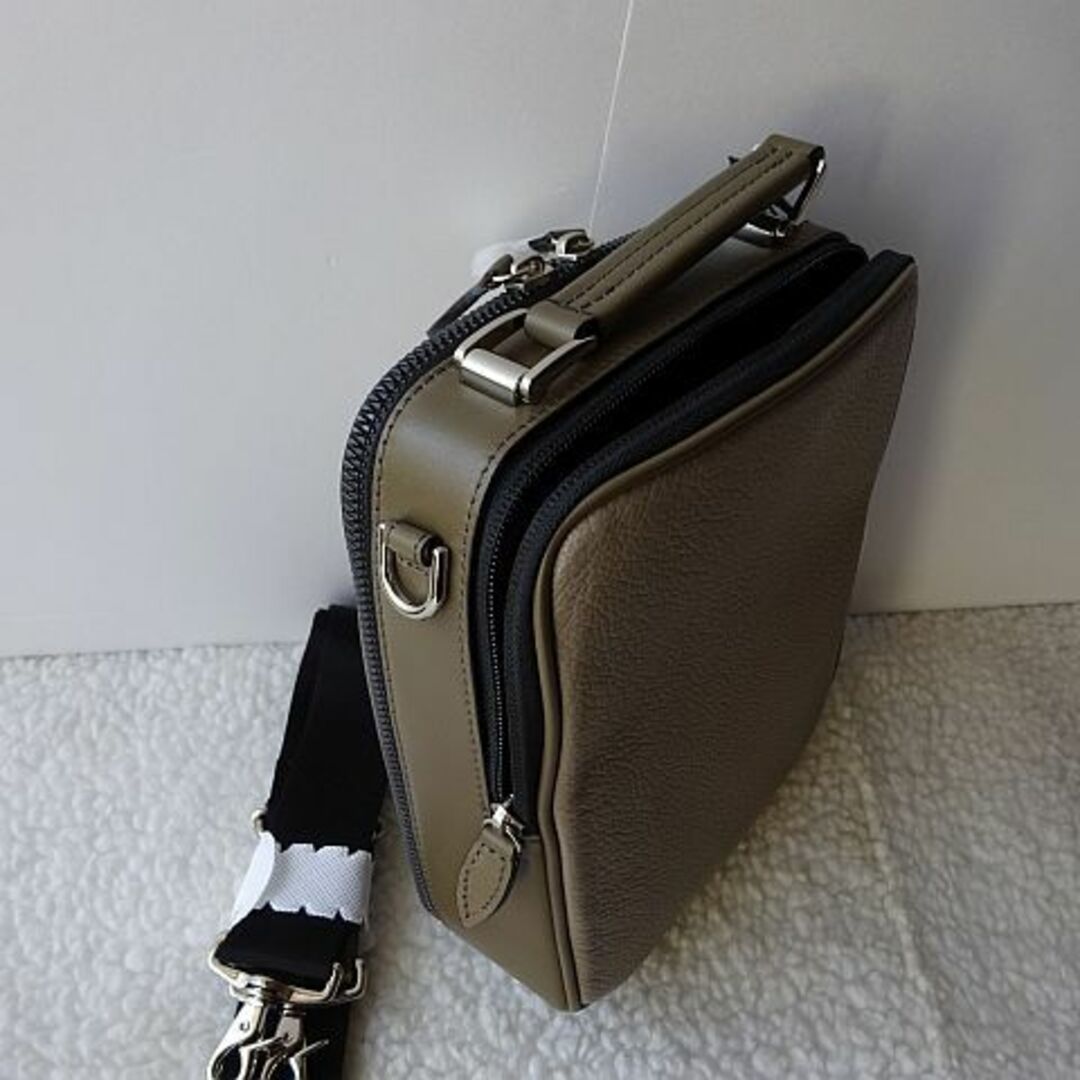 TAKEO KIKUCHI(タケオキクチ)の【新品・本物】TAKEO KIKUCHI2WAYショルダーバッグ ￥24,200 メンズのバッグ(ショルダーバッグ)の商品写真
