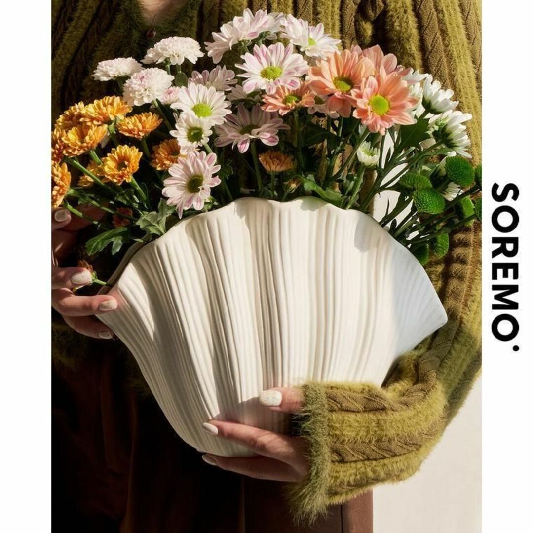 unico(ウニコ)のSoremo シェルモチーフ 花瓶 ホワイト 貝殻 Vase アート 韓国 インテリア/住まい/日用品のインテリア小物(花瓶)の商品写真