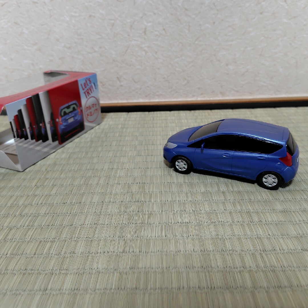 日産(ニッサン)のNISSAN / NOTE(ノート) [非売品] ミニカー エンタメ/ホビーのおもちゃ/ぬいぐるみ(ミニカー)の商品写真