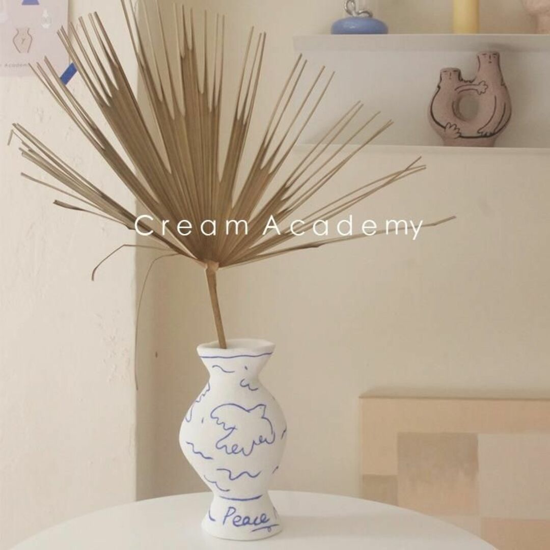 cream academy 花瓶 手書きアート ホワイト Vase 韓国 インテリア/住まい/日用品のインテリア小物(花瓶)の商品写真