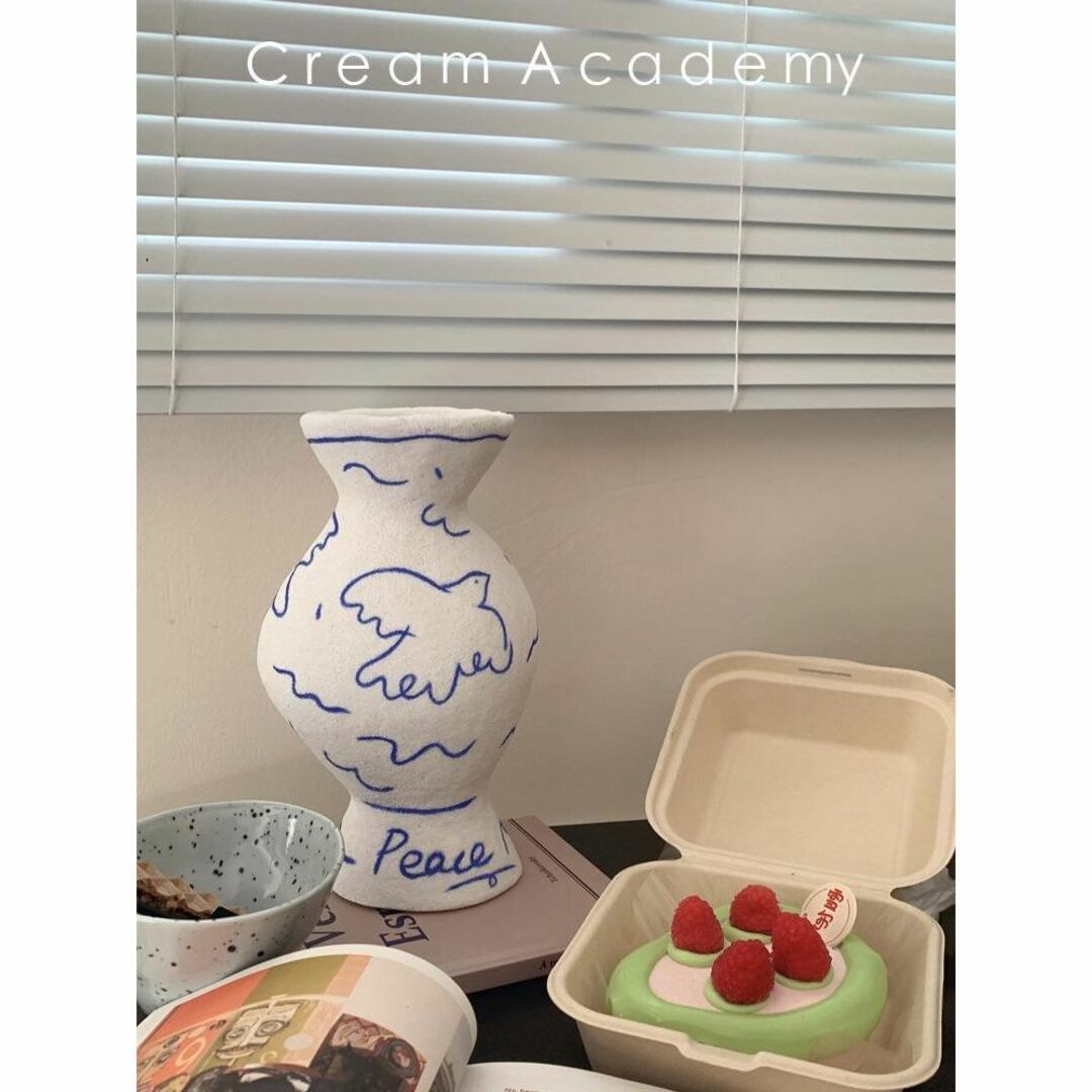 cream academy 花瓶 手書きアート ホワイト Vase 韓国 インテリア/住まい/日用品のインテリア小物(花瓶)の商品写真