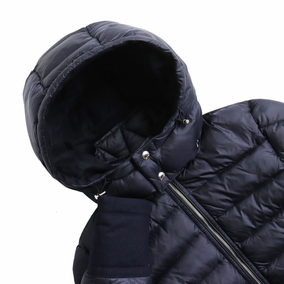 MONCLER(モンクレール)の良品●MONCLER モンクレール RIOM/リオン レザーロゴパッチ付き ウール切り替え フーデッドダウンジャケット ネイビー 0 正規品 メンズ メンズのジャケット/アウター(ダウンジャケット)の商品写真