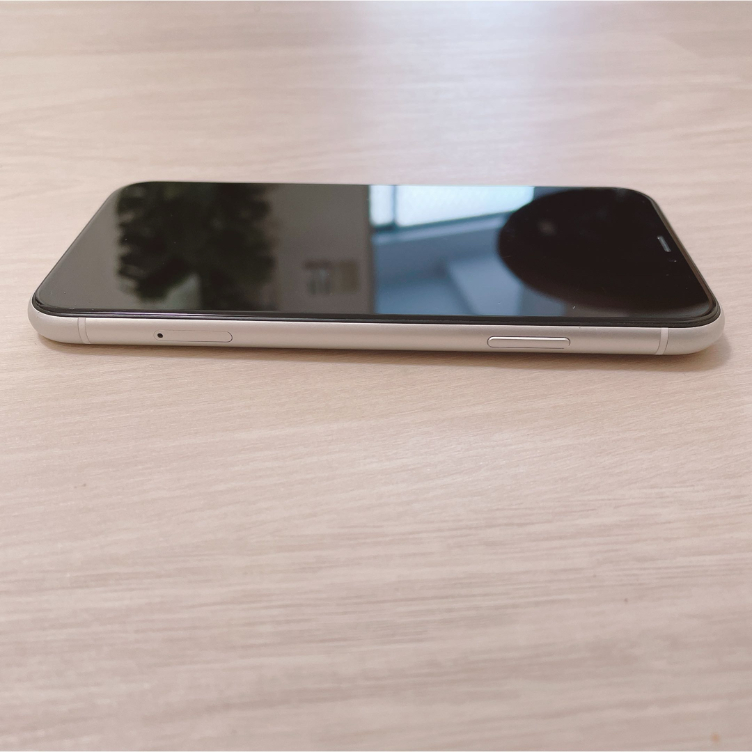 iPhone(アイフォーン)の【美品】Apple iPhoneXR 64GB iPhone本体SIMフリー スマホ/家電/カメラのスマートフォン/携帯電話(スマートフォン本体)の商品写真
