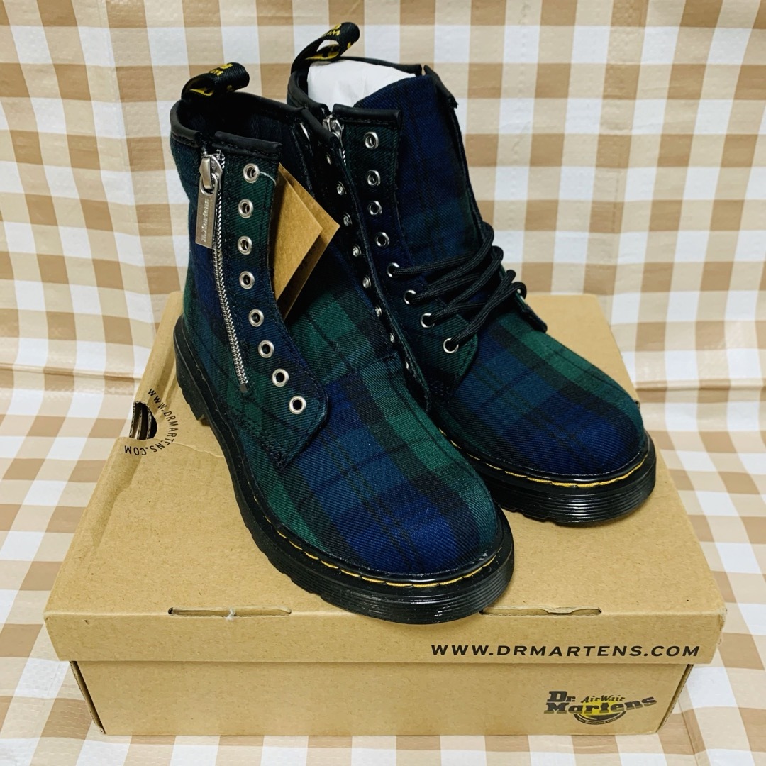 Dr.Martens(ドクターマーチン)の新品・紐なし ドクターマーチン8ホール サイドジップブーツ UK1 キッズ/ベビー/マタニティのキッズ靴/シューズ(15cm~)(ブーツ)の商品写真