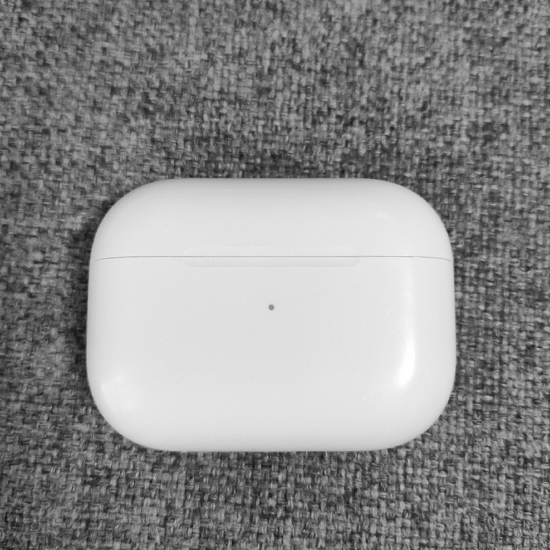 Apple(アップル)のApple AirPods Pro 充電ケースのみ 471 スマホ/家電/カメラのオーディオ機器(ヘッドフォン/イヤフォン)の商品写真