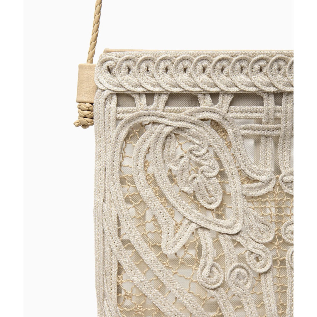 mame(マメ)のmame Cording Embroidery Pouch beige レディースのバッグ(ショルダーバッグ)の商品写真