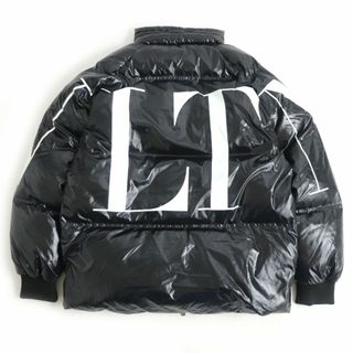 ヴァレンティノ(VALENTINO)の極美品□VALENTINO/ヴァレンティノ バックVLTNロゴプリント WZIP フード入り ダウンジャケット ブラック 44 正規品 ハンガー付き メンズ◎(ダウンジャケット)