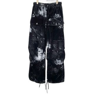 イッセイミヤケ(ISSEY MIYAKE)のTAAKK 23AW PARACHUTE PANTS タイダイベロアアプストラクトペイントパラシュートパンツ カーゴ TA23AW-PT018 定価53,900円(ワークパンツ/カーゴパンツ)