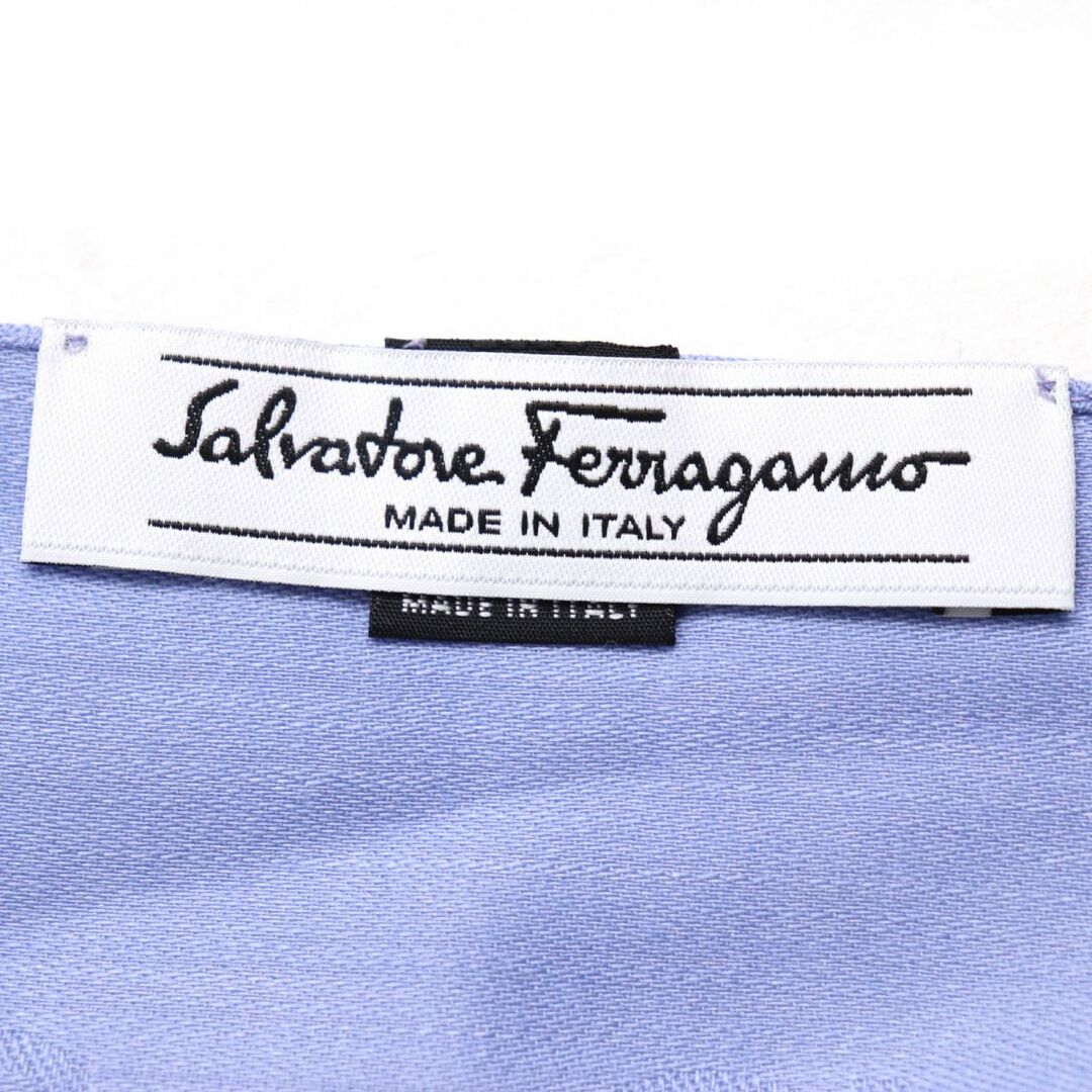 Salvatore Ferragamo(サルヴァトーレフェラガモ)の美品◆Salvatore Ferragamo サルヴァトーレフェラガモ  ガンチーニデザイン/総柄 シルク混 ショール/ストール ブルー メンズ イタリア製 メンズのファッション小物(ストール)の商品写真