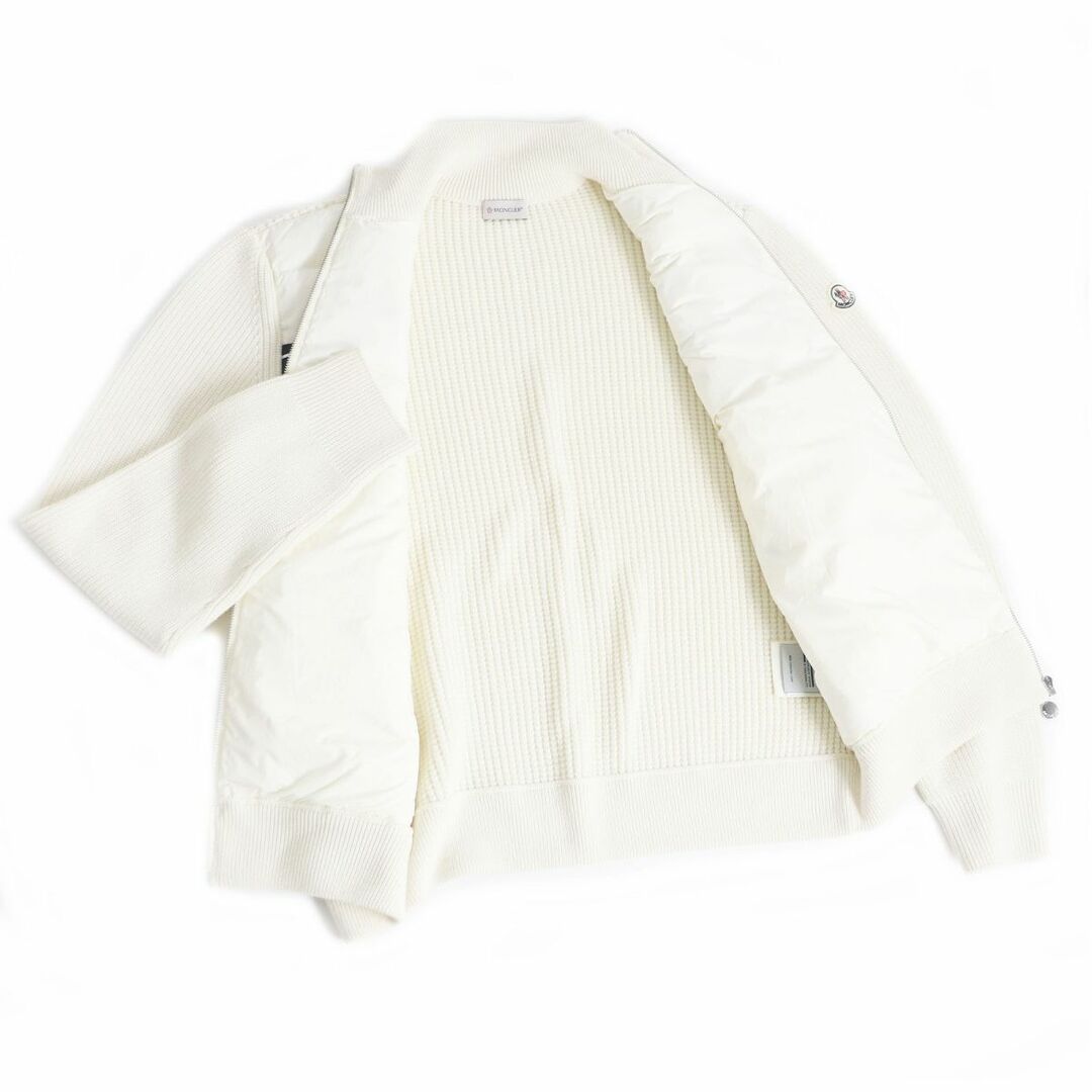 MONCLER(モンクレール)の極美品□2022年製 MONCLER/モンクレール  CARDIGAN ロゴワッペン付き ウール ZIPUP ニットブルゾン/ダウンジャケット アイボリー 3XL 正規 メンズのジャケット/アウター(ダウンジャケット)の商品写真