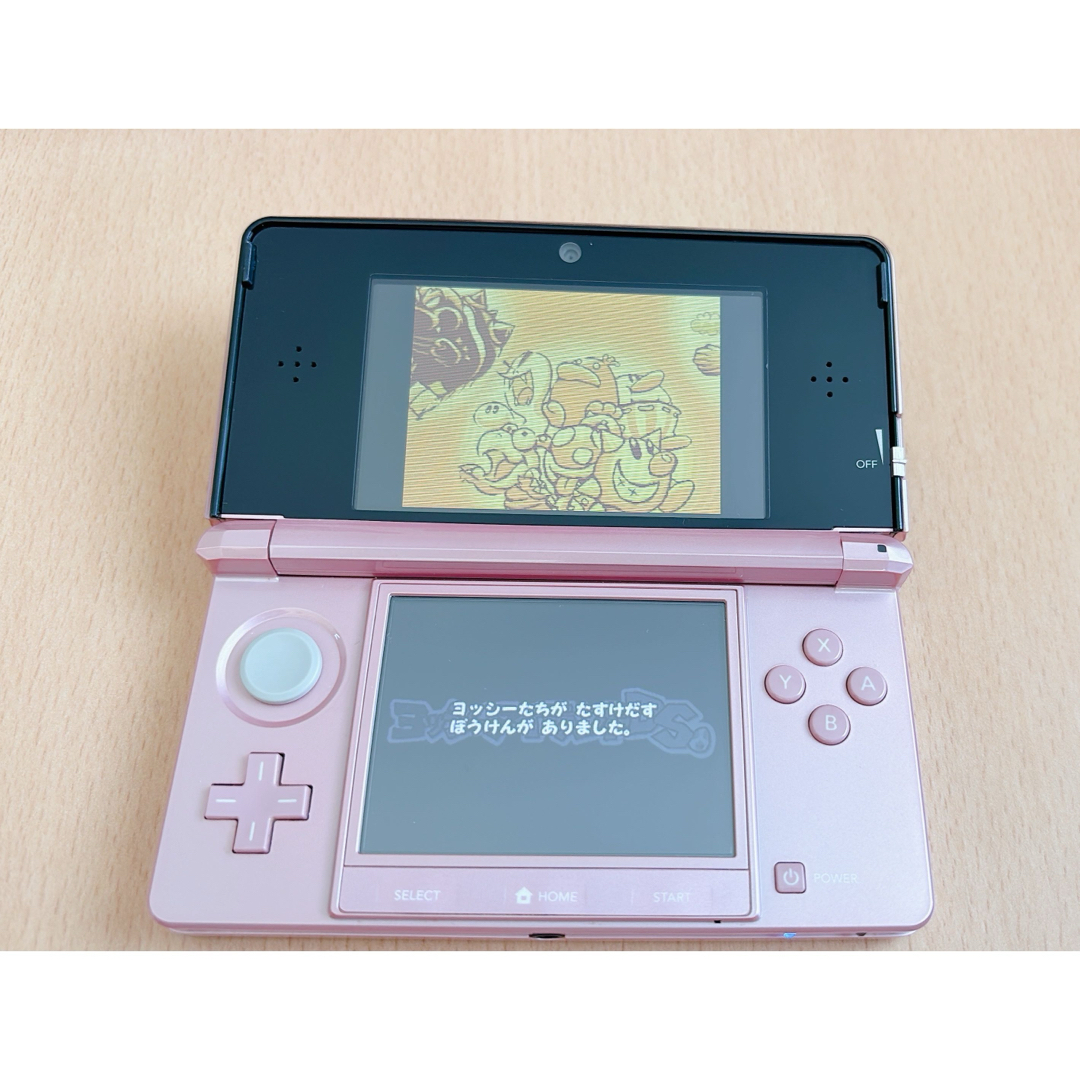 ニンテンドー3DS(ニンテンドー3DS)の【完品】ニンテンドー 3DS   ミスティピンク  ソフト付き✨ エンタメ/ホビーのゲームソフト/ゲーム機本体(家庭用ゲーム機本体)の商品写真