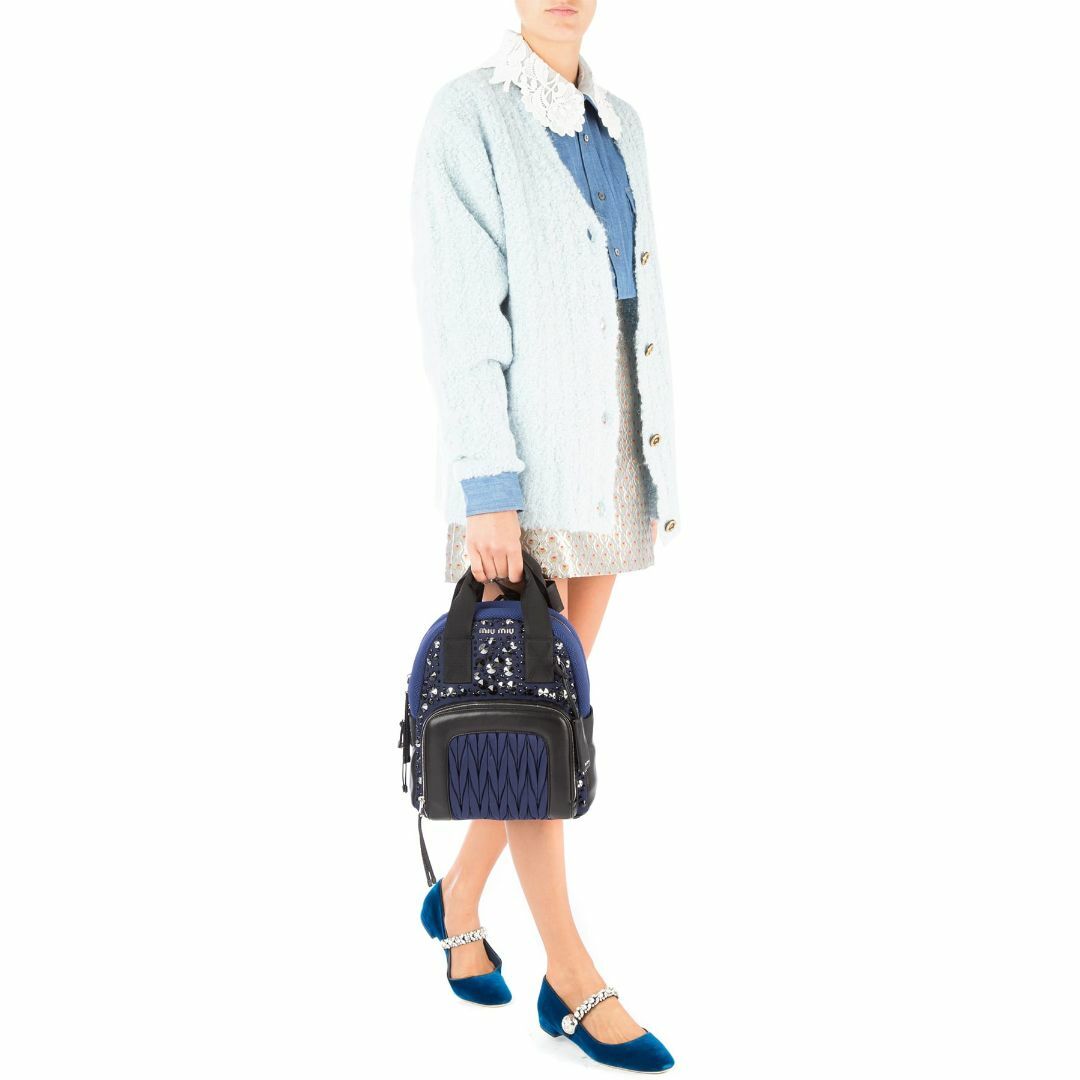 miumiu(ミュウミュウ)のクリスタル装飾マトラッセバックパック　ブルー レディースのバッグ(リュック/バックパック)の商品写真
